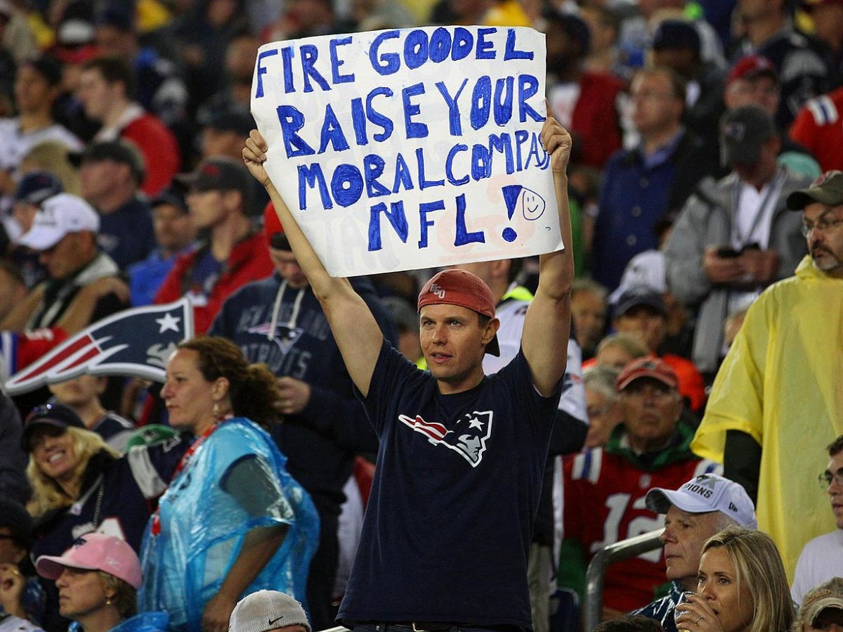 New-England-Patriots-fans-X159924_TK1_3610.jpg
